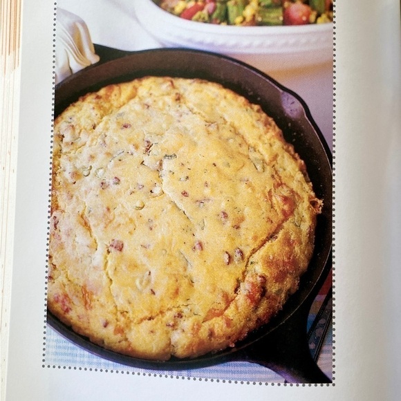 𝅺emeril’s Comfort Food Cookbook Hardback - Picture 4 of 5